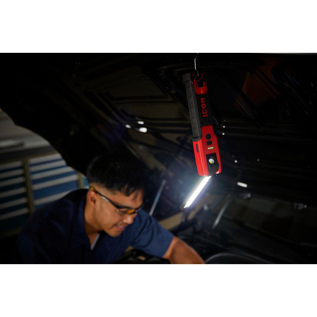 1000 Lumen Dual-Sided Rechargeable Slim Bar Light with UV Inspection I4379