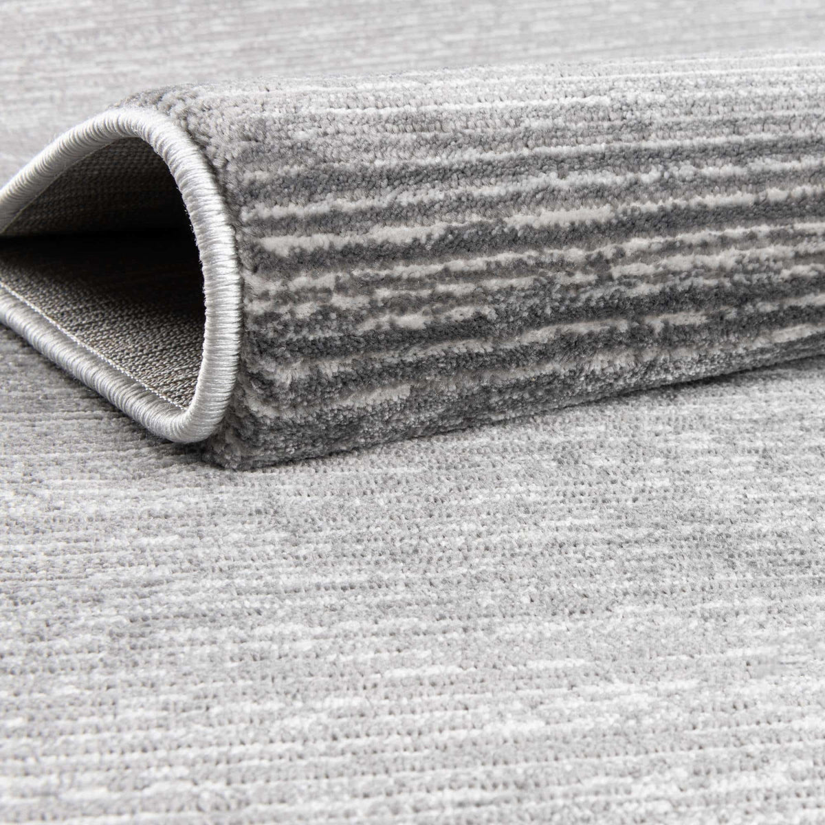 5' 3 x 8' Oval Gray Medium Rug Q1328