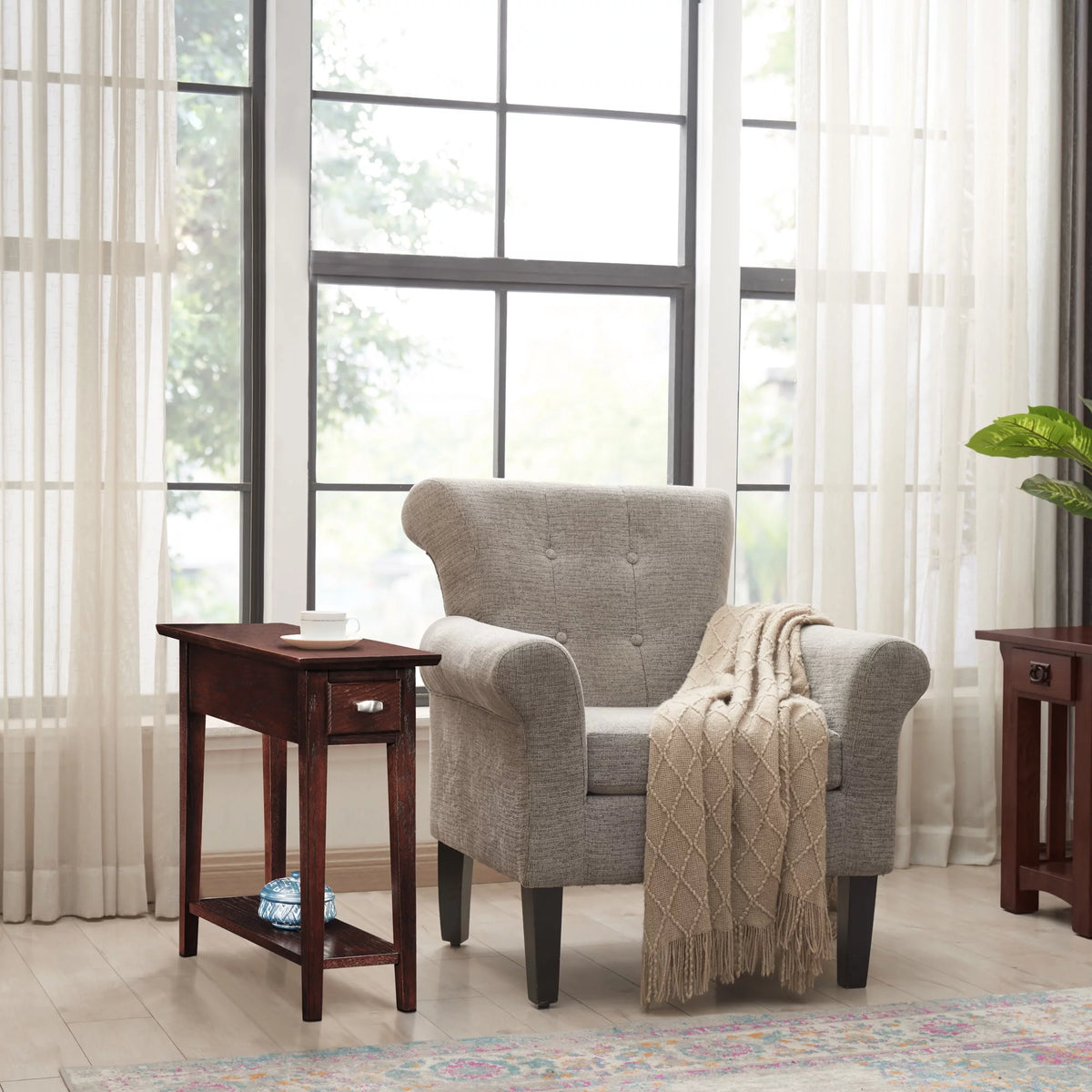 Chairside Table in Chocolate Oak K798