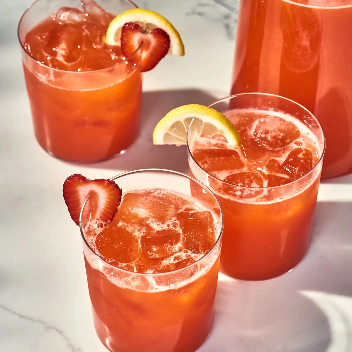Hawaiian Punch On The Go Powder Packets Fruit Juicy Red Flavors Water Enhancer Sugar-Free Low-Calorie Beverages 8 Sticks (48 Total Servings) X217