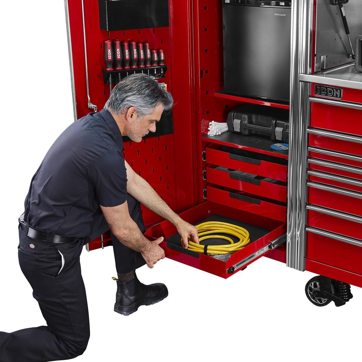 28 in. End Locker T6461
