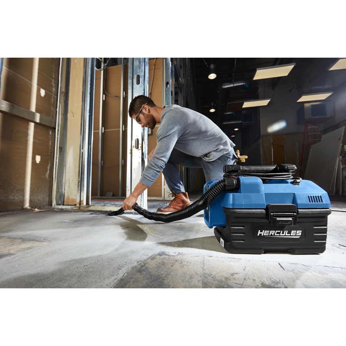 2 Gallon Wet/Dry Portable Vacuum T3221
