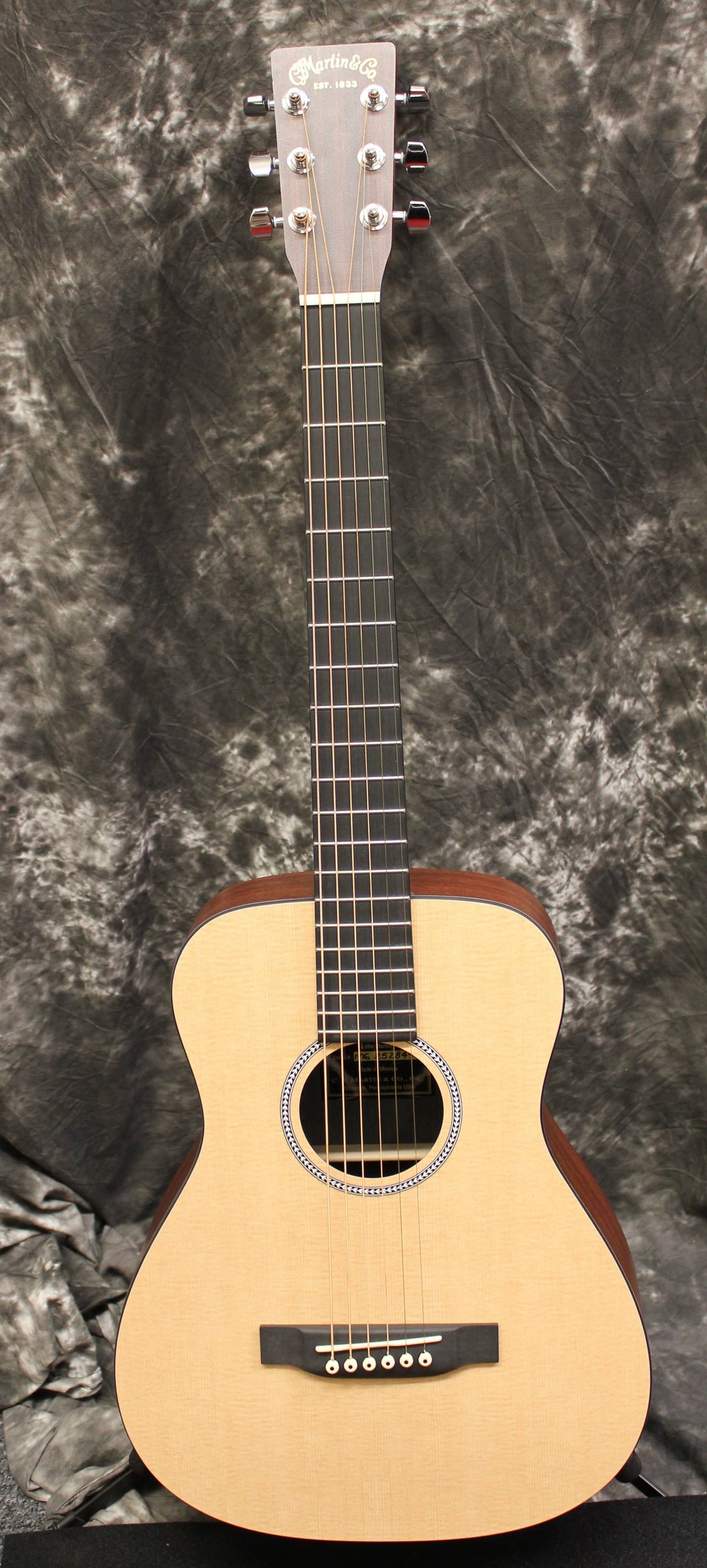 Natural Acoustic Guitar D256490