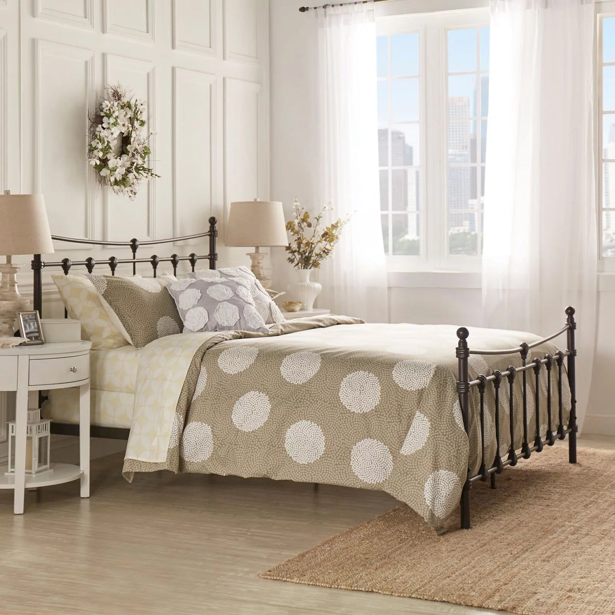 Antique Brown Metal King Bed E7917